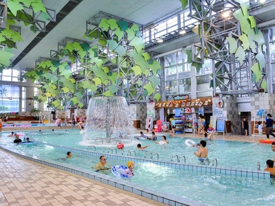 南国ムード溢れる屋内