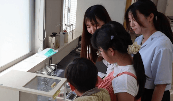 近畿大学産業理工学部の学生が小中学生の自由研究を支援　体験型サイエンスイベントを開催