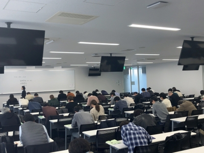 試験会場での受験風景
