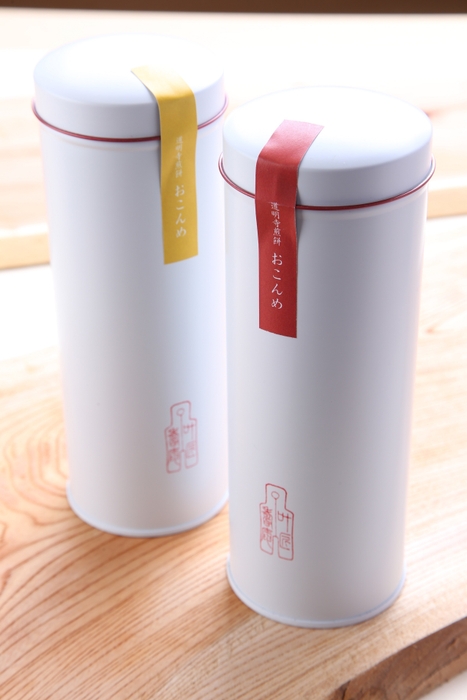 「道明寺煎餅 おこんめ」缶