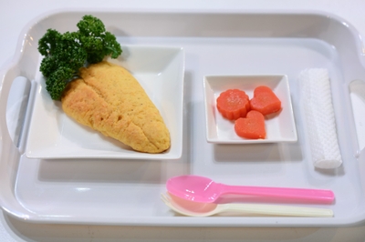 人参のグラッセ（右）と人参のスコーン（左）と