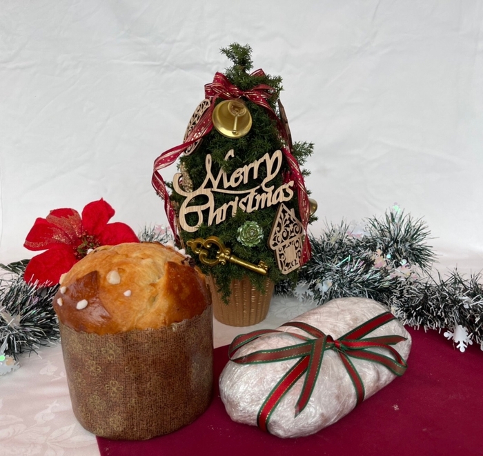 ▲パネトーネ、シュトーレン