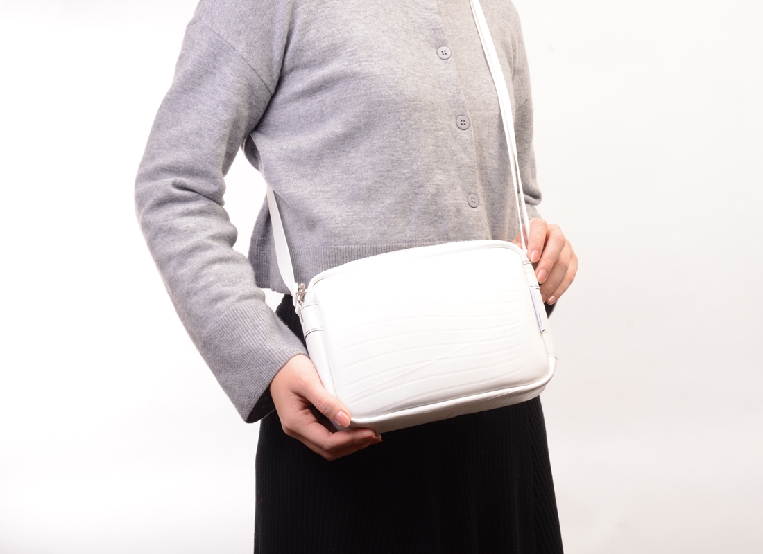 使用イメージ(ミニショルダーバッグ)