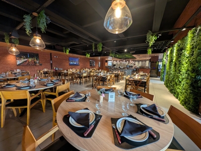 uZaiBZEkJh5zhunMMLrR.jpg?w=940&h=940