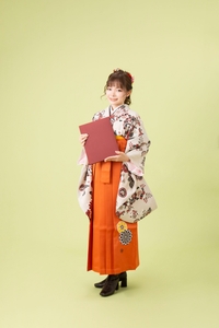 ubk2zs7x96nKB6KsgrMy.jpg?w=940&h=940