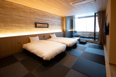 ublSJCwylar35pZ8OhXO.jpg?w=940&h=940