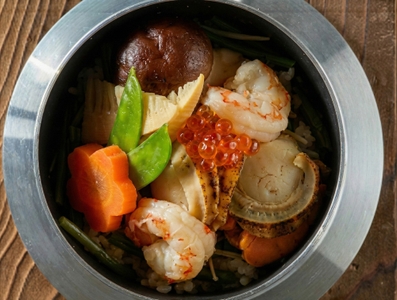 【鵜飼の宵 海鮮釜】