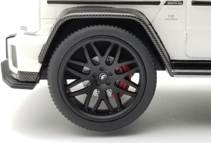 ブレーキキャリパーにも注目!AMGのロゴも印刷されております