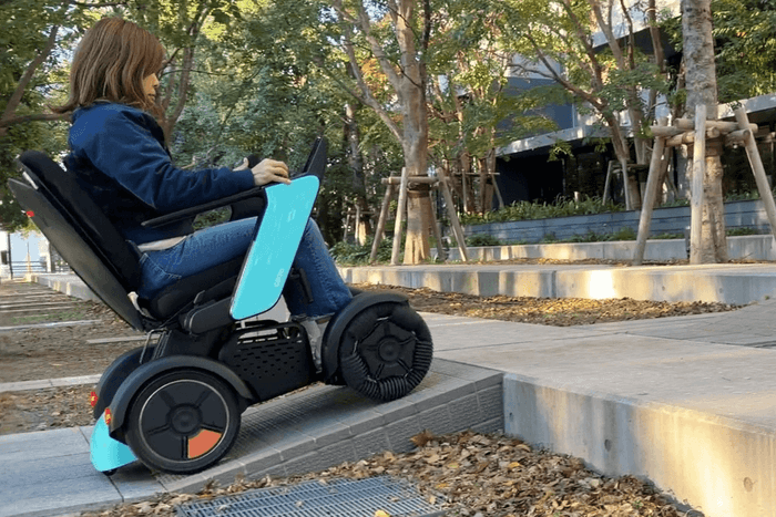 「たのシーモ」乗車イメージ（坂道）