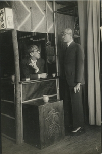 ボリス・リプニツキ《アトリエの藤田（自分を模したマネキンと）》1925年頃　シャーマン・コレクション（河村泳静氏所蔵／伊達市教育委員会寄託）