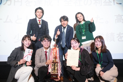 upiNUs1KyV8BXfcodzKv.jpg?w=940&h=940