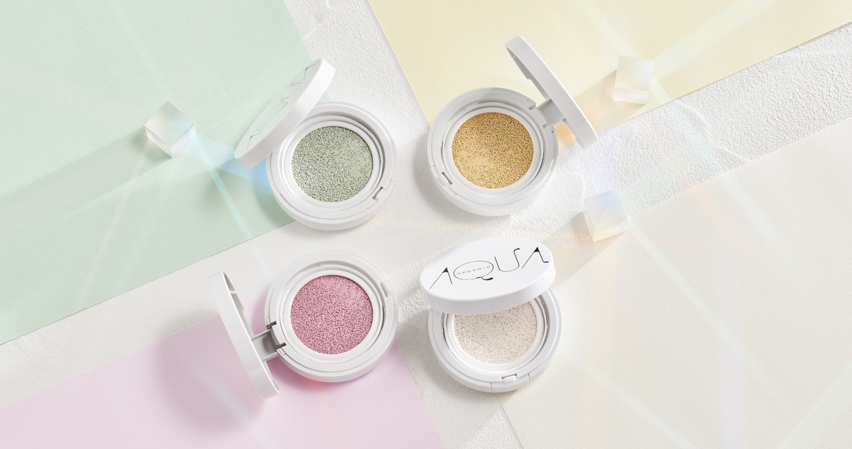 【アクア・アクア】カラーと光を味方につけてみずみずしいツヤ肌へと導くクッションタイプのコントロールカラーベース