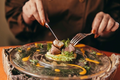 uy5RDWgAwYfMFGhIWwtE.jpg?w=940&h=940