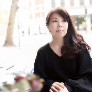 Island Kiss Innocent 戦略デザインコンサルタント／アートディレクター ウジ トモコ