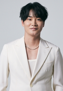 uziDwxQzvfp4EDg13e1U.jpg?w=940&h=940