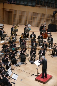 v0jICxa1kHnCKmShlsH8.jpg?w=940&h=940