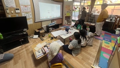 近畿大学建築学部生が八尾市西郡地区のまちづくりを支援　「ゲーム寺子屋」の子どもたちが大学施設で本格的なesportsを体験