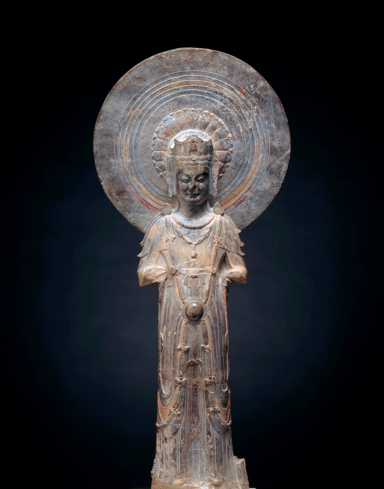 蝉冠菩薩 山東博物館蔵