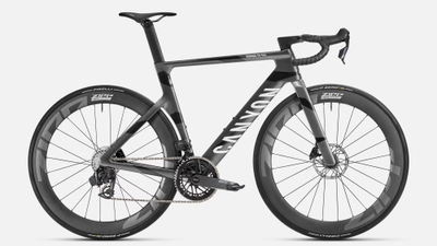 Aeroad CF SLX 7 AXS SPEED  新価格　899,000円　旧価格　1,169,000円（いずれも税込）