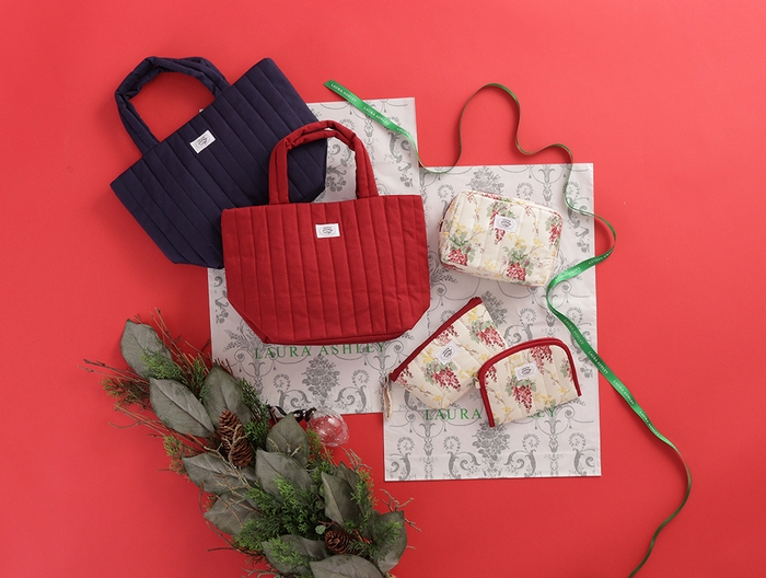 (左上から) ウィステリアトートバッグ 各¥4,290(税込)/ウィステリアポーチ¥2,750(税込) /ウィステリアマーケットトート&ポーチ¥2,750(税込)/ウィステリアマスクケース ¥2,420(税込)