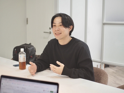 vArTslivRN1NPv1zPRsA.jpg?w=940&h=940