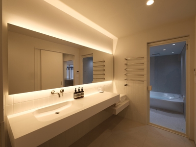 Lavatoryは広々使用できる