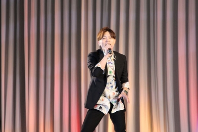 歓迎セレモニーは中村ヒロキさんのライブで幕開け