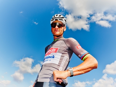 vSoGa0QaUVKlIMVI8Ezn.jpg?w=940&h=940