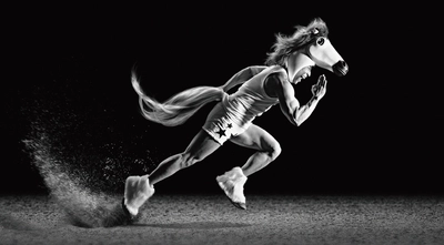 競馬ファンならどこか馴染みがある演出を取り入れた なかやまきんに君出演の 『JRA-VAN』新CMを1月4日(日)より公開！