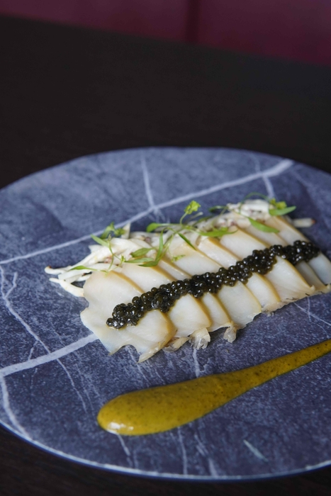 鮑とキャビア　肝のソース