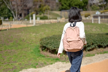 【期間限定】10年ぶりに復刻！幻の「ピンクベージュ」が 恵文社に帰ってくる。WONDER BAGGAGEポップアップ開催