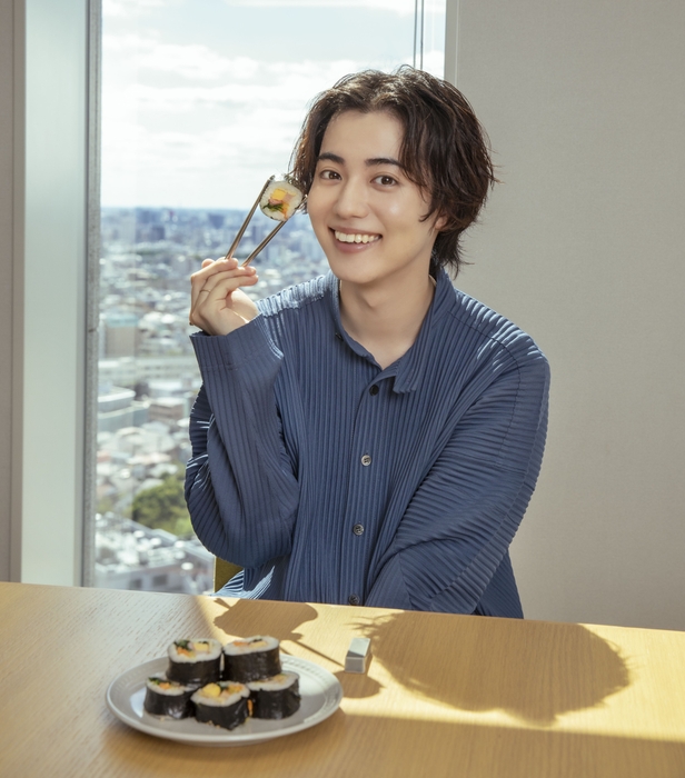 Qoo10 Presents「ドラマ観ながら、なに食べよ?」『LUCK-KEY/ラッキー』編