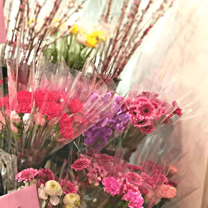 旬のお花をお気軽に「フラワーパック」1束550円～