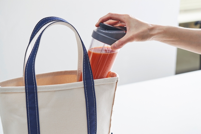 ふたを取り付ければタンブラーに!通勤やお出かけにそのままGo!