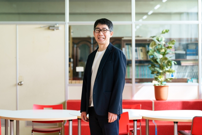 藤田知則 氏(麗澤瑞浪中学・高等学校 校長) 2020年4月より校長に就任。土曜日に実施する探究活動講座「Discovery Saturday」をはじめとする探究・キャリア教育を推進し、東海地区で初めて「5 Round System」の英語メソッドを導入するなど、英語・国際理解教育の充実にも取り組む。確かな学力の定着、道徳教育の充実と合わせ、4つの柱を基に学校教育改革を推進している。