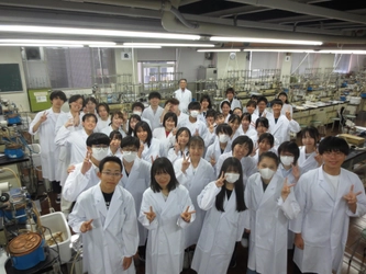 【名城大学】薬学部が第23回「高校生体験実験講習会」を開催