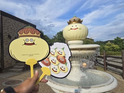 ▲「たまねぎキング」がデザインされたオリジナルうちわ