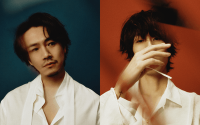 野田洋次郎（Vo / Gt / Pf）右 武田祐介（Ba）左 ※山口智史（Dr）は活動休止中