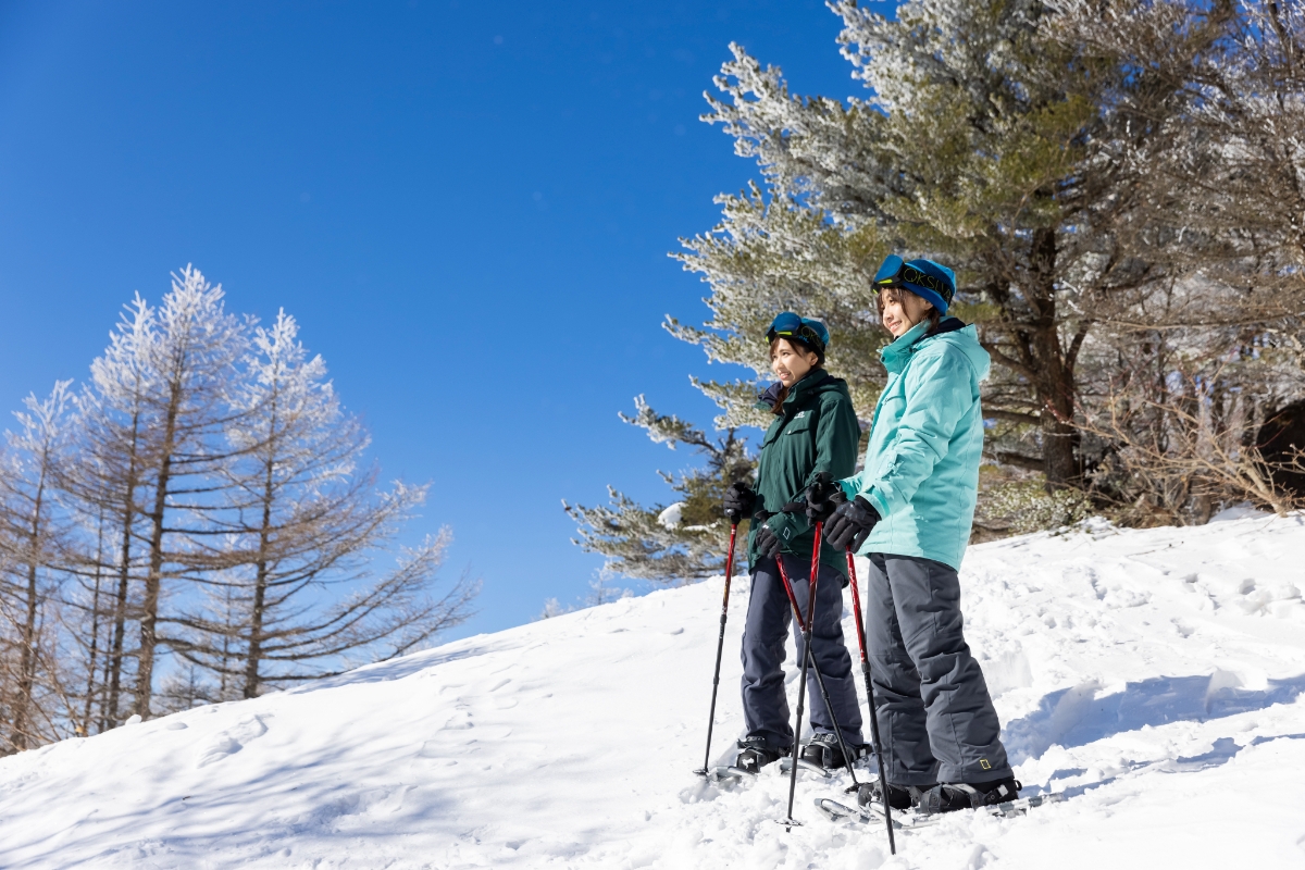 標高2,000mの高峰高原でスノーシュー体験