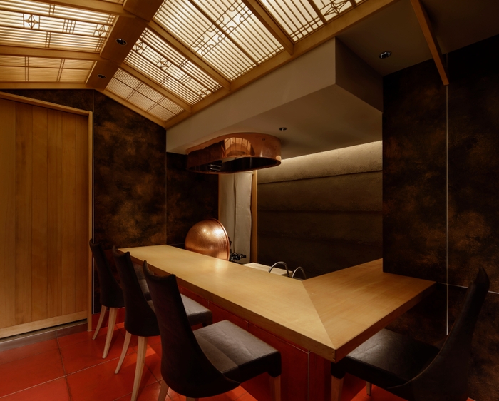 4席のカウンター