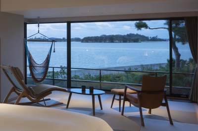 松島一の坊の客室から望む松島湾の絶景