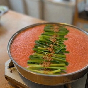 w9dpjnUughywjskBKqSN.jpg?w=940&h=940