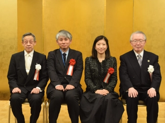 企業連携型通信制大学「こやませいさ大学」初の卒業生輩出 大学院連携も開始