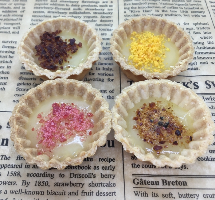 キャラメリゼ、ローストシュガーチップ、ストロベリーキャラメリゼ、オレンジピールクランチ/タルト