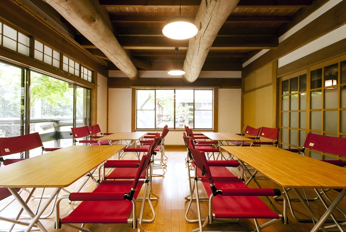 1F 集会スペース