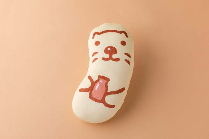 ▲「東京ばな奈」ラッコクッション (サイズ:約30cm)