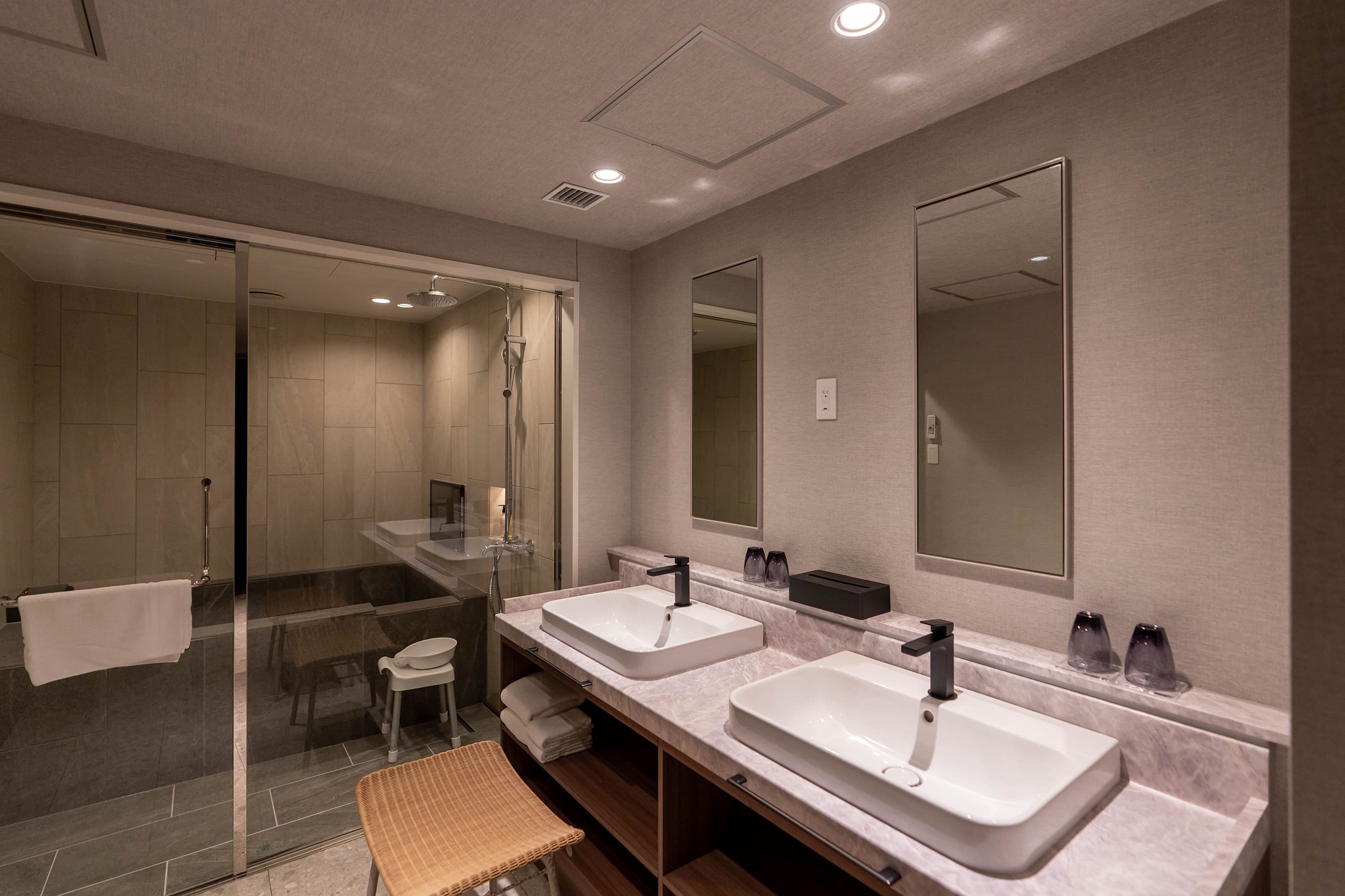 客室(スイートルーム:バスルーム)