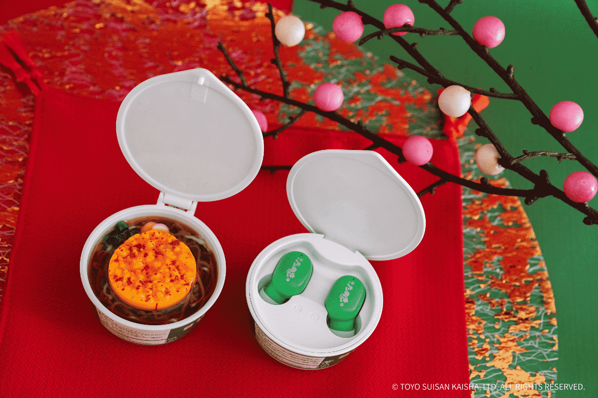 ▲緑のたぬき天そば ミニチュアBC・ワイヤレスイヤフォン