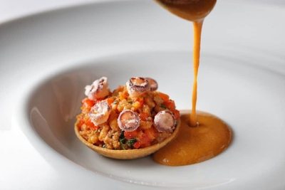 wOZRLnUwWa3KX5T7aerN.jpg?w=940&h=940