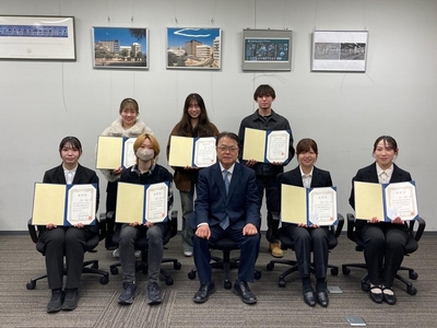 waRv8TUT3Lm1DO8uKlGT.jpg?w=940&h=940